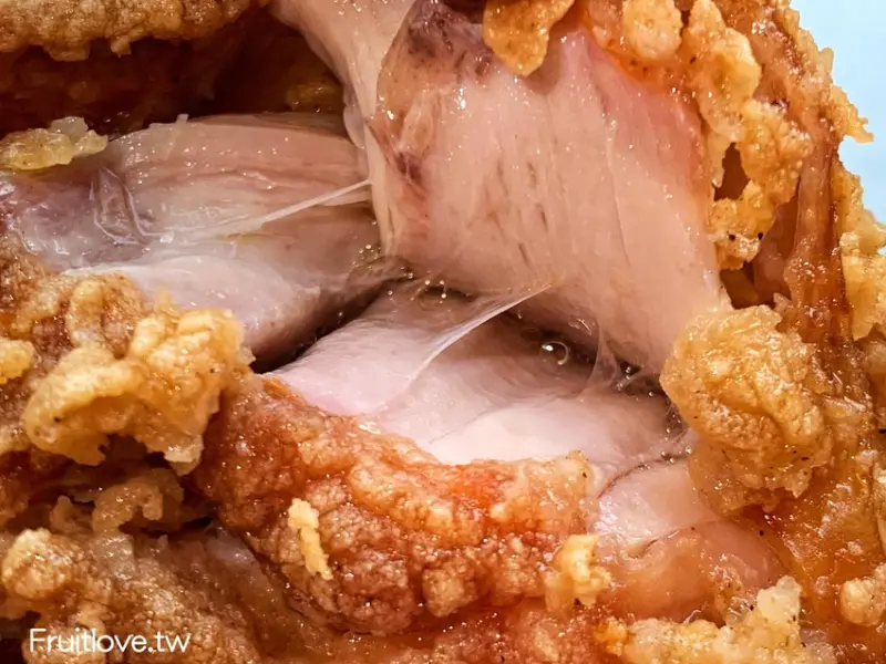 金黃炸雞薄皮多汁，全家餐8塊雞吃起來真過癮