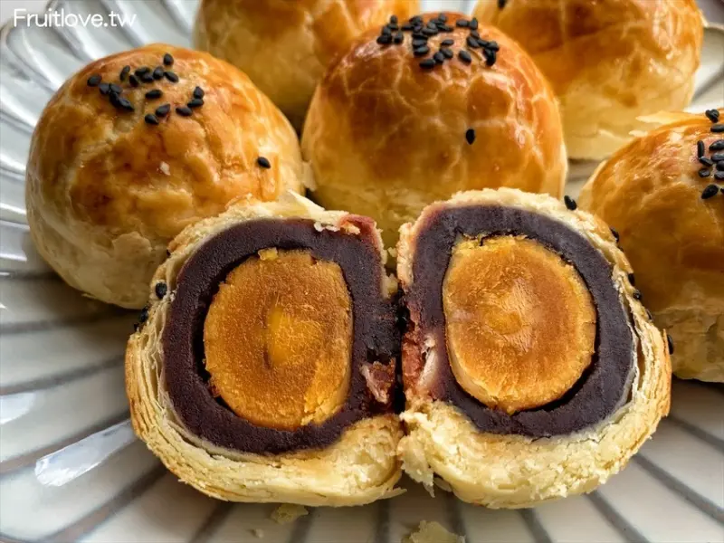 預訂才買得到的蛋黃酥，讓人吃完一個還想再來一個