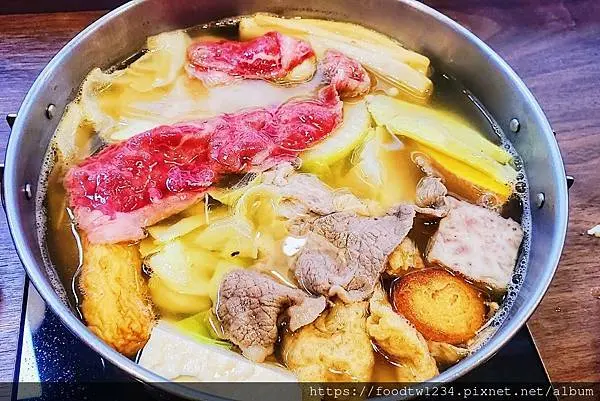 [台北火鍋]樹林區「崔官麻辣.石頭.鴛鴦鍋（樹林店）」多次回訪都讚不絕口的鴛鴦火鍋/超划算只要加108肉盤再一倍/超級無敵豐富自助吧附菜單