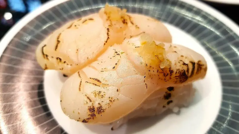 [台北日式]信7義區市府站「海壽司統一時代」老字號平價又高水準的壽司店/干貝壽司超大粒/各式手卷都好喜歡/附菜單