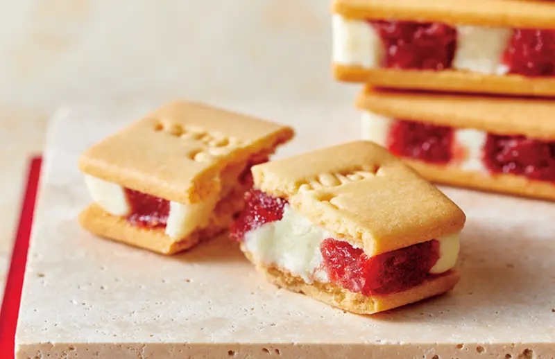 選用以鮮紅果肉和濃郁甜度為特色的「義大利產Sabrina草莓」