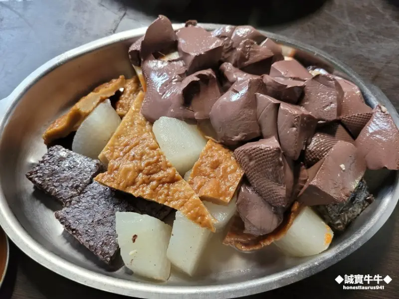 台北美食：南機場夜市《基隆黑輪綜合甜不辣》菜頭 高麗菜捲必點