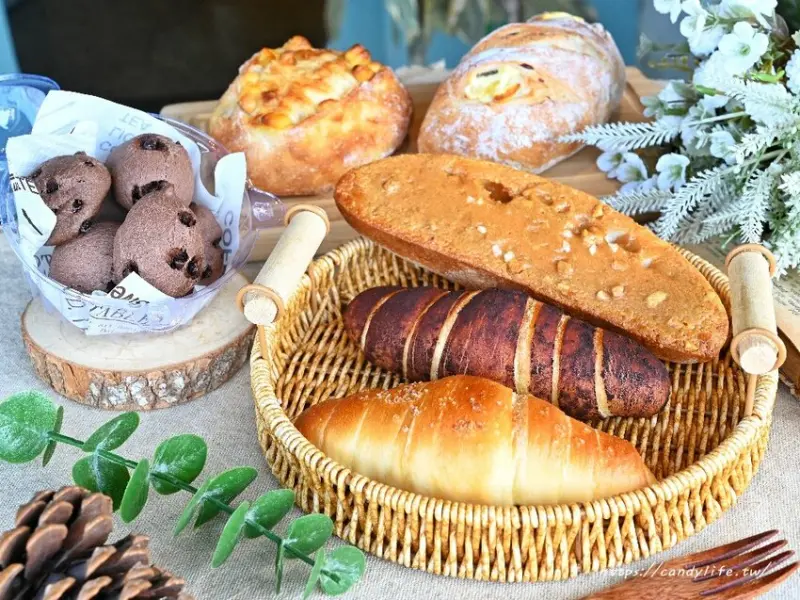 朋穀麵包｜人氣質感手作麵包店，不僅裝潢美，麵包也好好吃，嚴選頂級食材，每天新鮮製作，用料超實在