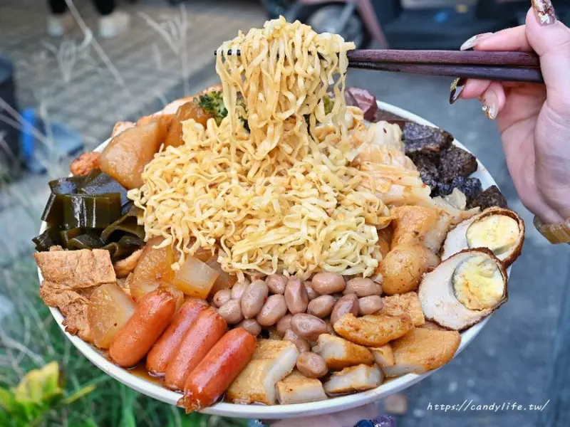 秘醬滷味｜台中必吃冷滷再開分店，獨家秘方滷製，搭配醬汁超銷魂，這幾樣必點！