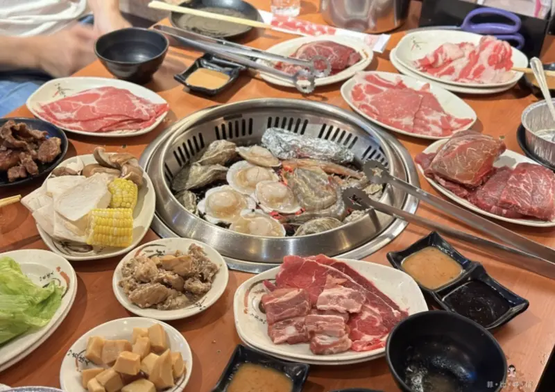 久天日式炭燒 烤肉吃到飽 板橋老字號燒烤吃到飽 599元起 生蠔、大白蝦海陸通吃！