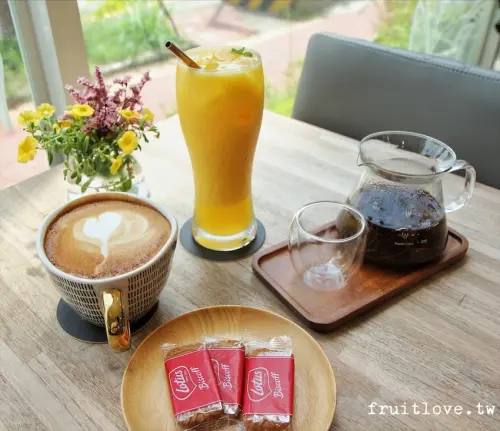 特色咖啡廳，內用消費不限時