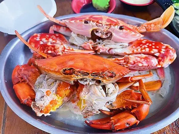 [台北海鮮]新北萬里「靖瑜平價海鮮 」秋蟹來臨/零負評又價格實在的海鮮小館/螃蟹海鮮新鮮美味/生意超好闆娘熱情(附菜單)