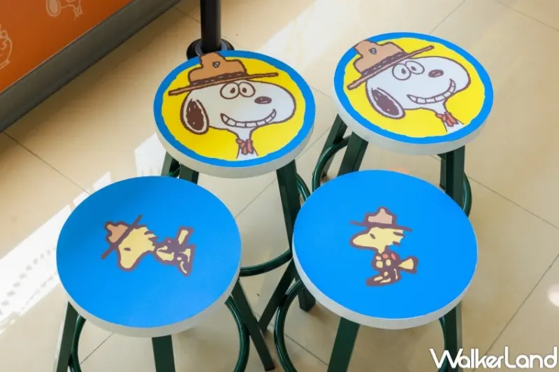 7-ELEVEN X考古恐龍史努比主題店 桌椅 / WalkerLand窩客島整理提供 未經許可，不得轉載