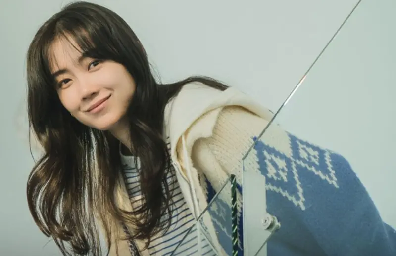 他與女主角申鉉彬僅僅只是牽手、對視、約會都能創造出陣陣悸動感