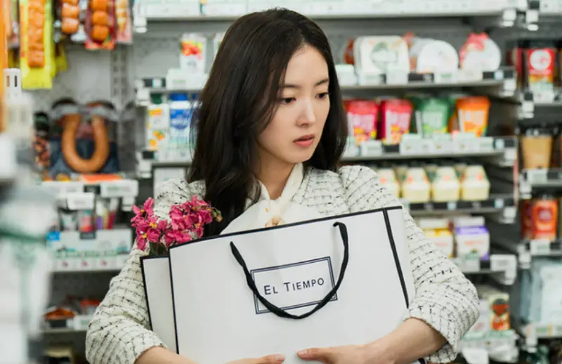 「古裝收視率保證女王」李世榮2021年所掀起的《衣袖紅鑲邊》風潮