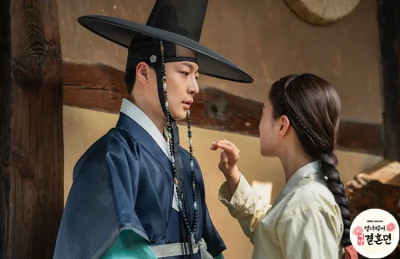 李世榮飾演一位新婚初夜目睹丈夫遭殺