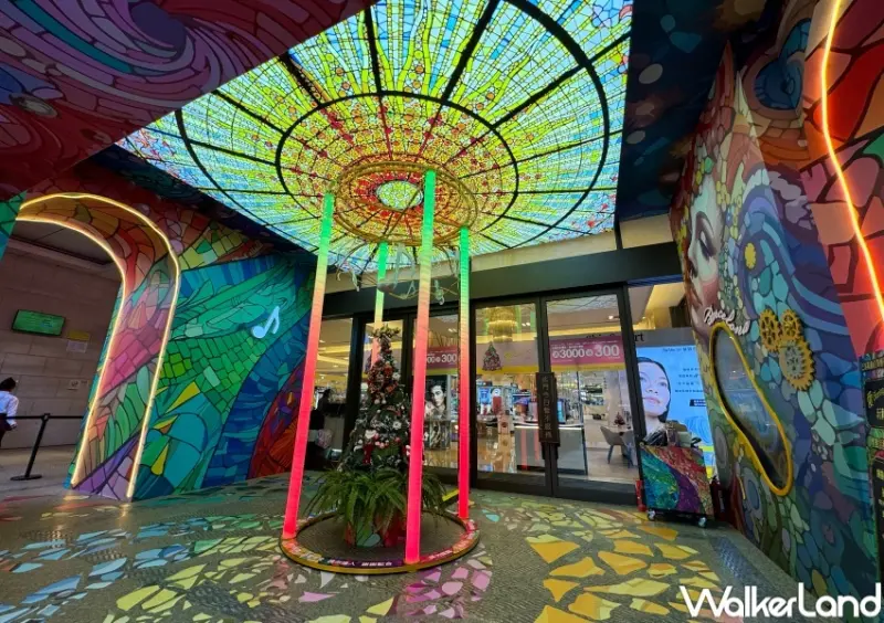 愛‧Sharing主題燈區 耶誕樹打卡點 / WalkerLand窩客島提供 未經許可，不得轉載​​