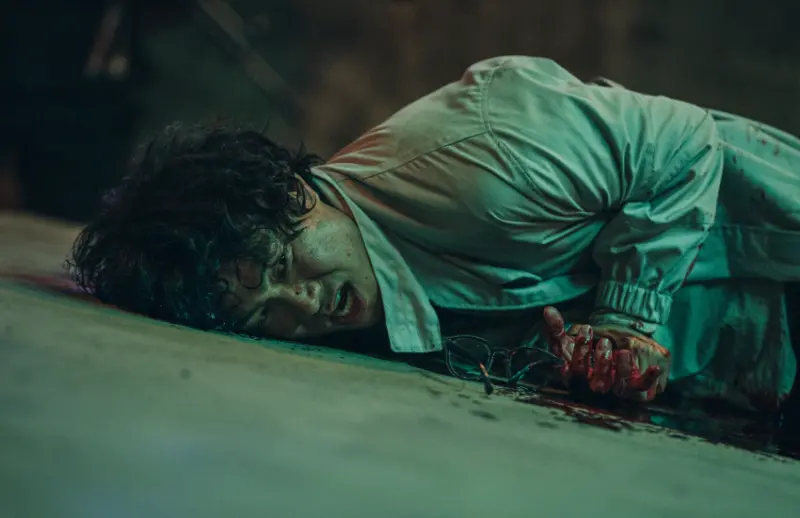 「半人半怪物」的車賢秀雖然擁有自制力，卻難逃被人類懷疑的不信任，精彩的2分半預告，引起全球粉絲狂熱