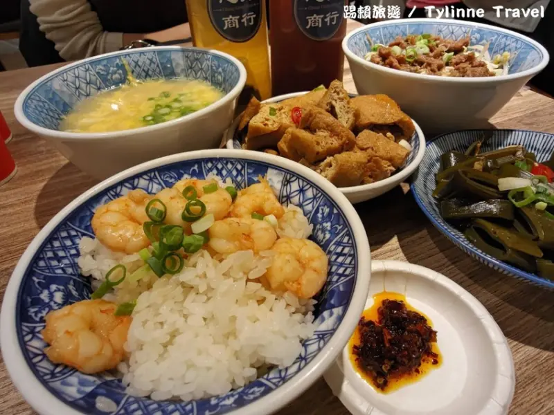 【台北美食】忠青商行， 文青眷村風格餐廳 | 招牌蝦仁炊飯、威士忌牛肉拌麵 | 善導寺美食 | 銅板美食推薦