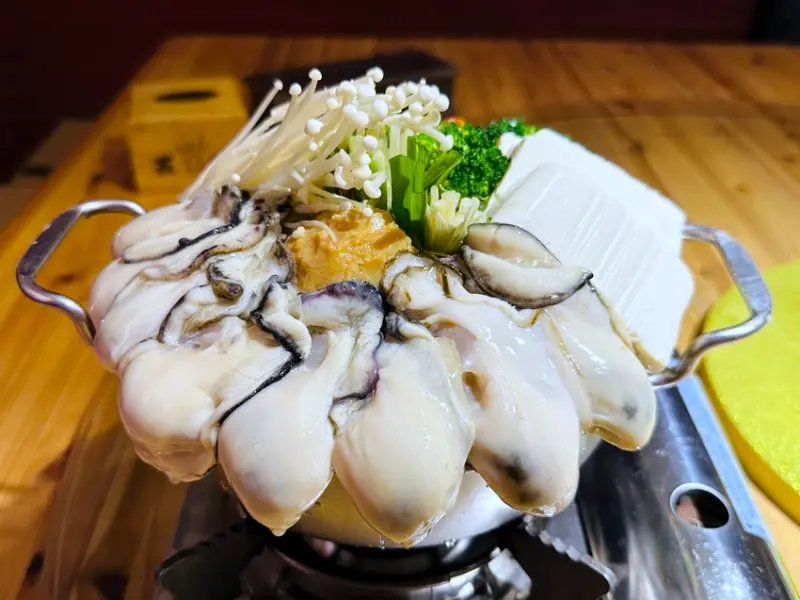 【森川丼丼大橋橫町】台中超浮誇系日式料理！必吃超狂『廣島牡蠣元氣鍋』，肥美厚實牡蠣大到快要掉下來！台中西屯美食推薦～