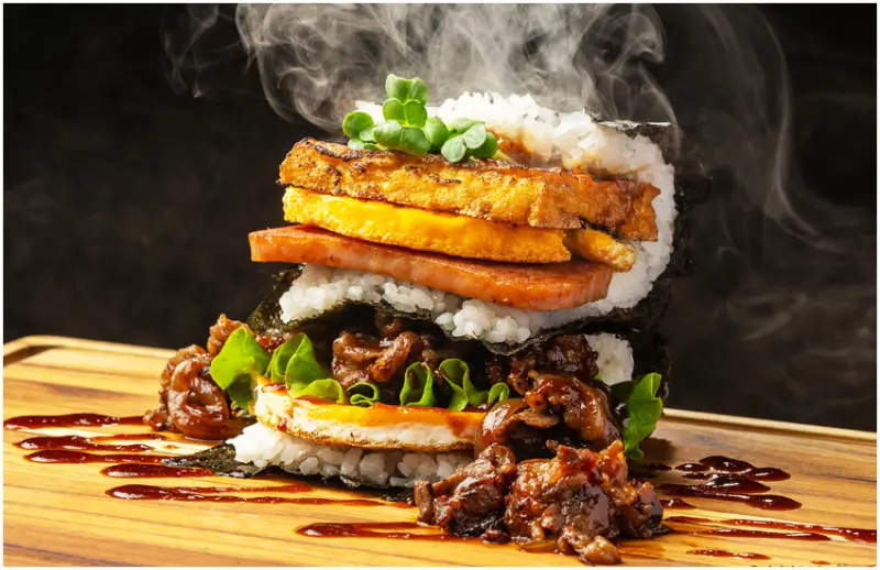 OnigiriBurger 関西國際機場本店於2023年12月5日在關西國際機場第一航廈新國際線出境區開業