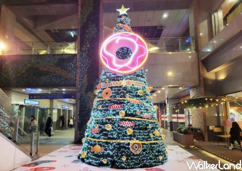 2023耶誕樹打卡點：Globalmall 甜點王國耶誕樹 / WalkerLand窩客島整理提供 未經許可，不得轉載