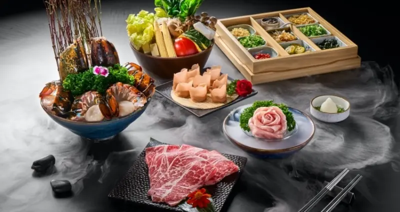 台中鍋物新選擇！新天地餐飲集團「匠極緻鍋物」活體龍蝦四食、日本和牛1780元開吃，搶攻台中鍋物控必吃清單。