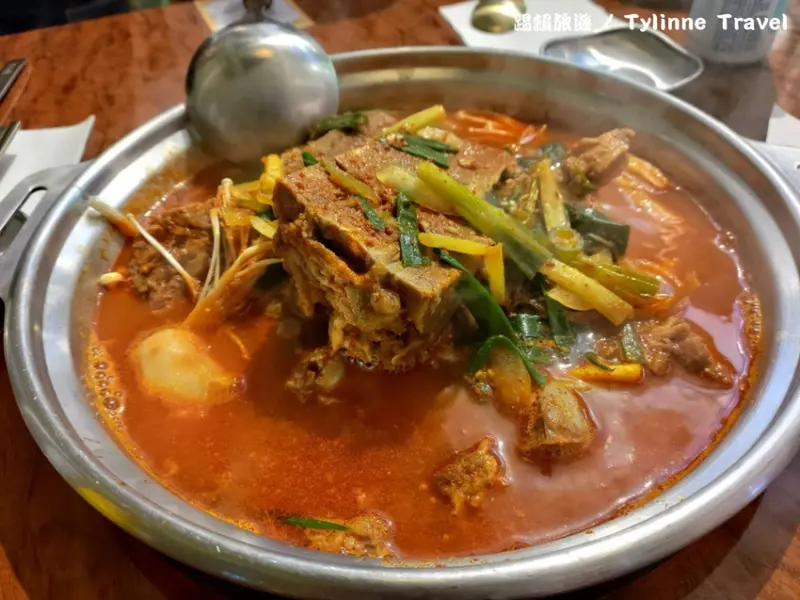 台北市中山區【台北美食】UNCLE-K排骨火鍋店，入口即化超大排骨 | 小菜無限量供應 | 行天宮美食 | 中山美食推薦