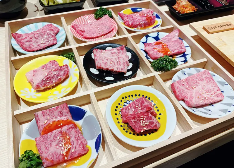 三重浜江燒肉「和牛九宮格」一次品嚐九種部位，還有吃巧克力長大的「巧克力翼板和牛」，日本競標A5和牛整頭空運來台│蘆洲三重燒肉推薦