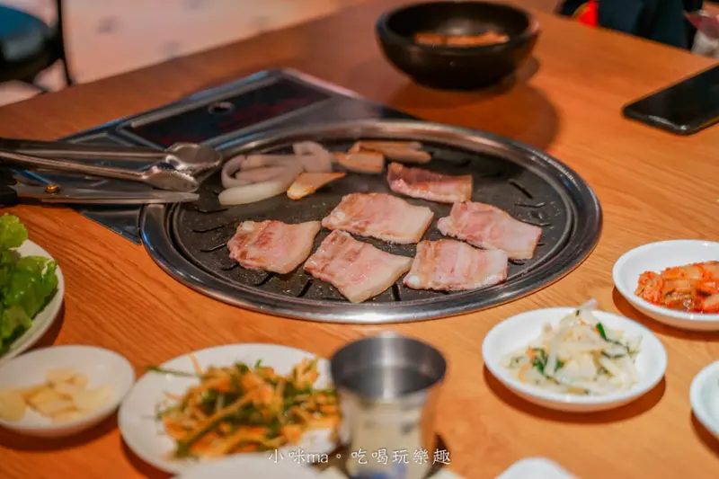 台北市士林區【士林美食】濟州館韓式烤肉｜天母老字號韓式料理，正宗韓國味在這裡都吃的到，營業到凌晨，宵夜場也OK，天母韓式料理推薦