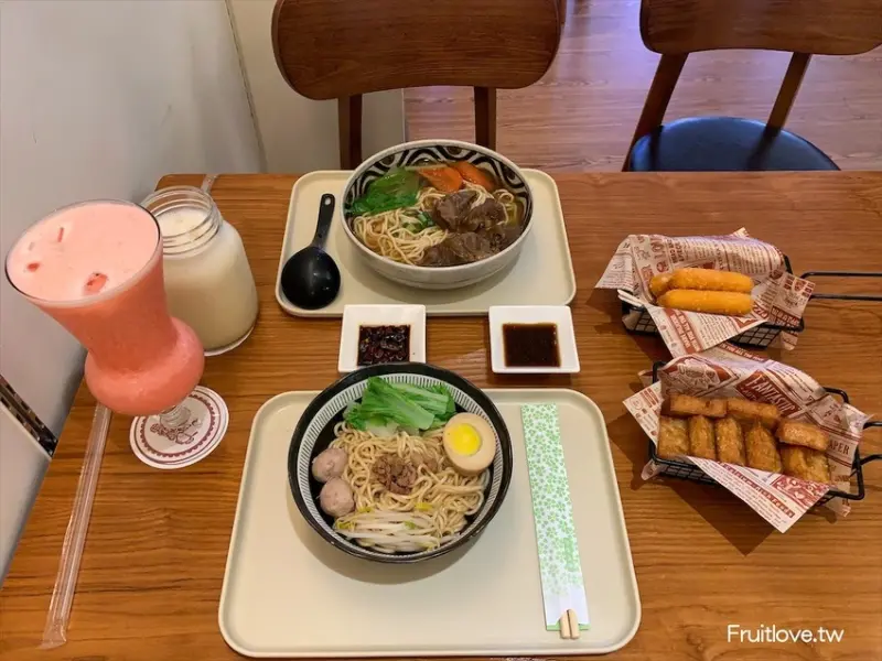 回味往日的泡沫紅茶店時光，三五好友聚會、喝茶、吃點心