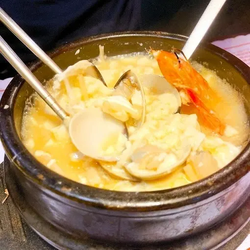 [台北韓式]中山區南京復興站「北倉洞韓式料理」人氣高不是沒原因的/東西超平價小菜補好補滿/生意超好的韓料附菜單