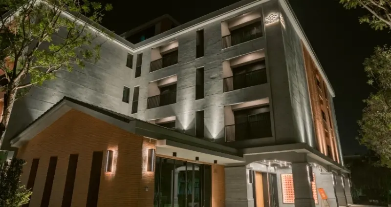 台南又多一間新飯店！台南綉溪安平飯店1/21試營運、建築外觀致敬安平古堡，試營運優惠價每晚7999元起。