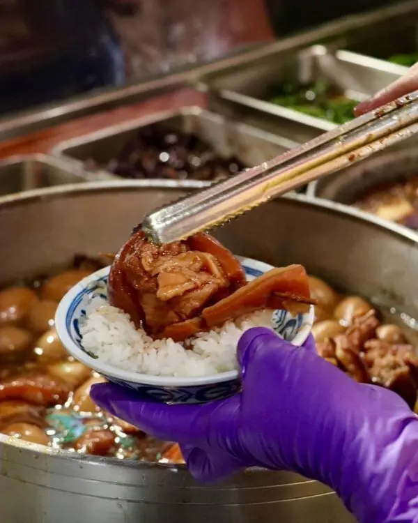 彰化爌肉飯必吃推薦：蚵ㄚ仁肉臊飯 / WalkerLand窩客島整理提供 未經許可不可轉載