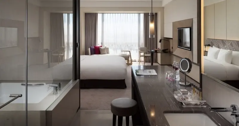 南嘉雙城小旅行！台南大員皇冠x嘉義智選假日聯手推出「龍耀台南．來嘉七桃」3天2夜住房專案，玩到讓人不想回家。