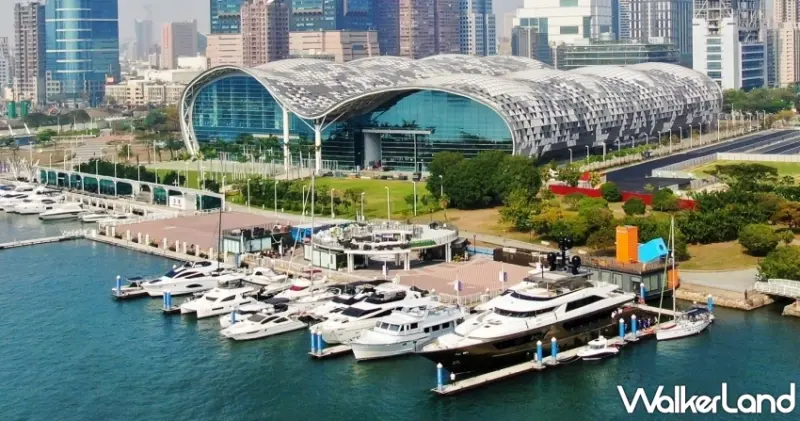 高雄晶英國際行館「搭遊艇看小鴨」獨家遊港行程 