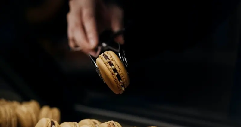 必吃馬卡龍！法國精品馬卡龍PIERRE HERMÉ1/16進駐新光A9，獨家販售兩款口味、三款台灣限定版禮盒，甜點控必排清單。