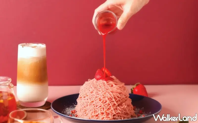 杏桃鬆餅屋「伊勢草莓蒙布朗薄鬆餅」粉嫩的可愛模樣