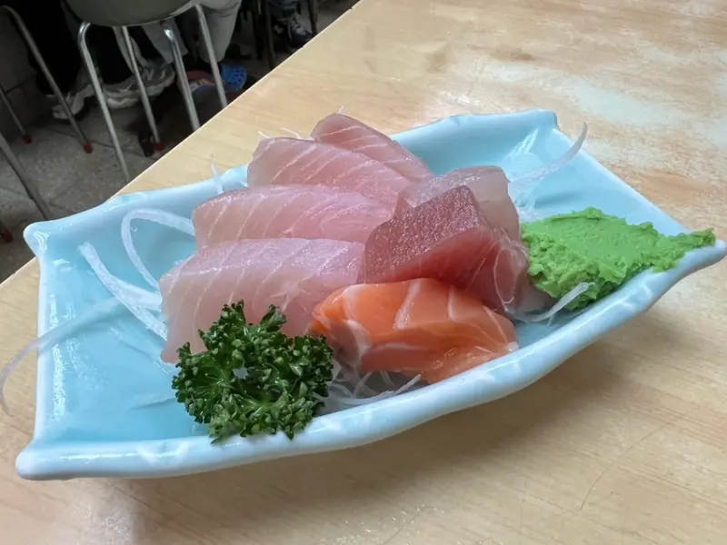 【台北大安美食】今日壽司店，臨江街夜市裡超過30年的日料老店，CP值爆表
