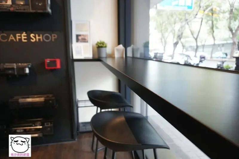 台中市西屯區台中西屯區咖啡。吃手作甜點聊是非，具個性的精品咖啡小店──湮云 Lostcloud Cafe