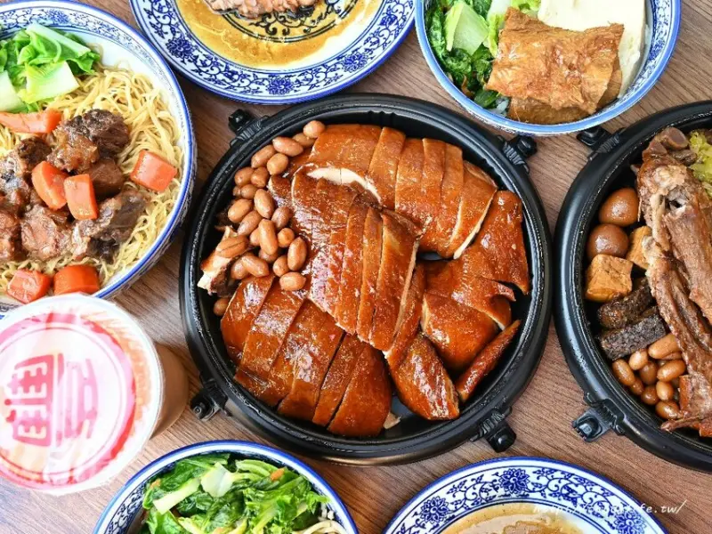 台中市北區豐雞號｜台中人氣港式快餐便當推薦，招牌油雞必點，內用享藥膳雞湯喝到飽，1/31前預購油雞及福袋再享優惠