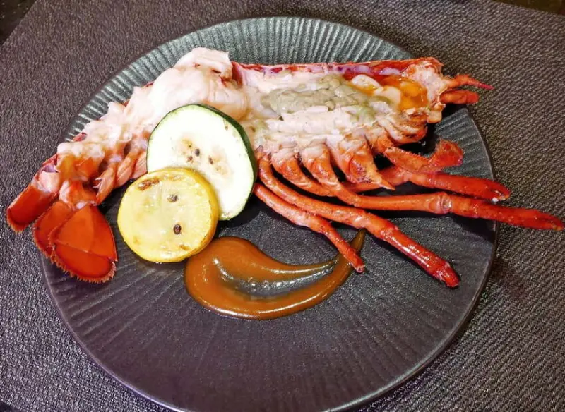 新北市板橋區｜台北約會餐廳｜明水然．樂，無菜單鐵板燒插旗板橋．日本A5和牛／干貝／活龍蝦都吃的到！