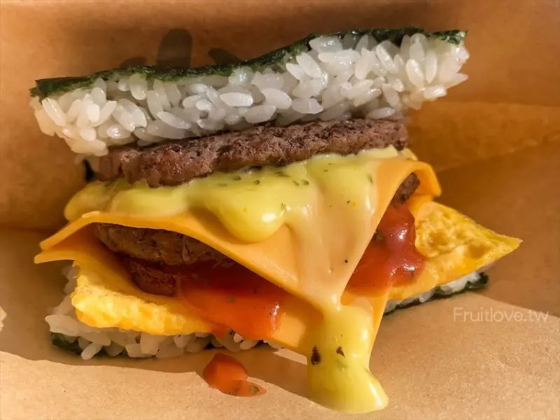 彰化縣北斗鎮沖繩飯糰、壽司份量十足，用料實在，口味也很迷人，還有烏龍麵、飲料、炸物多樣的餐點可以選擇