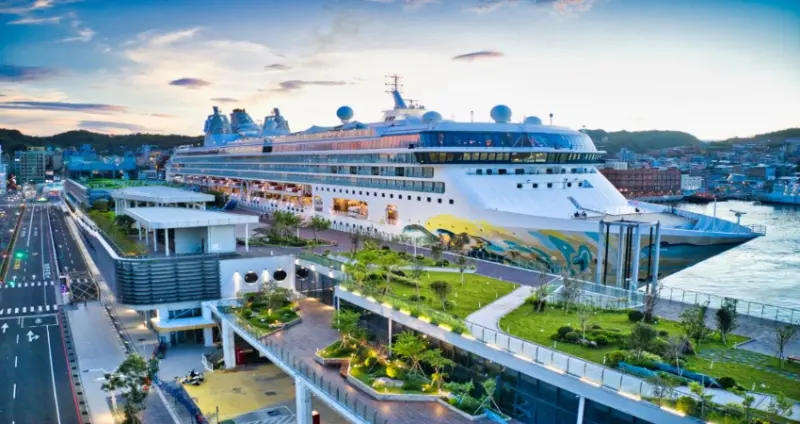 基隆好食城7大餐飲品牌！檀島、勝博殿、饗泰多、 開飯川、雙月、布娜飛、涮乃葉，最美基隆海景第一排、即日起開吃。