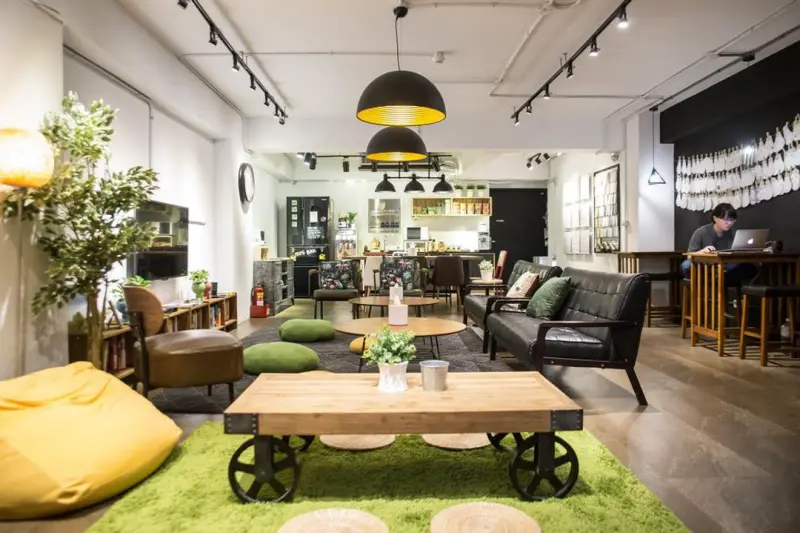 台北市中正區【台北青旅推薦】小資首選百元平價旅宿，近捷運站、獨立睡舖、公共廚房、交誼廳