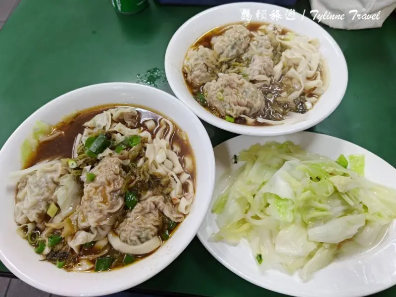新北市中和區【新北美食】阿敏水餃牛肉麵，招牌超大顆餛飩 | 牛湯餛飩麵料多實在 | 四號公園小吃店 | 中永和永安市場美食