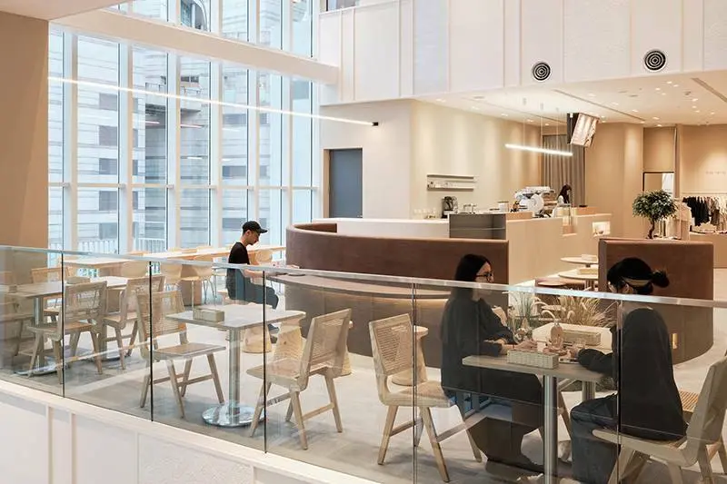 台北市大安區Noke忠泰文青設計咖啡店「勺日」：挑高落地窗，品味大直美景