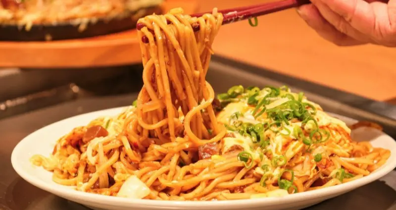 57元微醺一下！揪台北女生開喝「長田本庄軒」神戶日式炒麵、尬沙瓦生啤過癮，25天限定「38折女神月」暢飲。