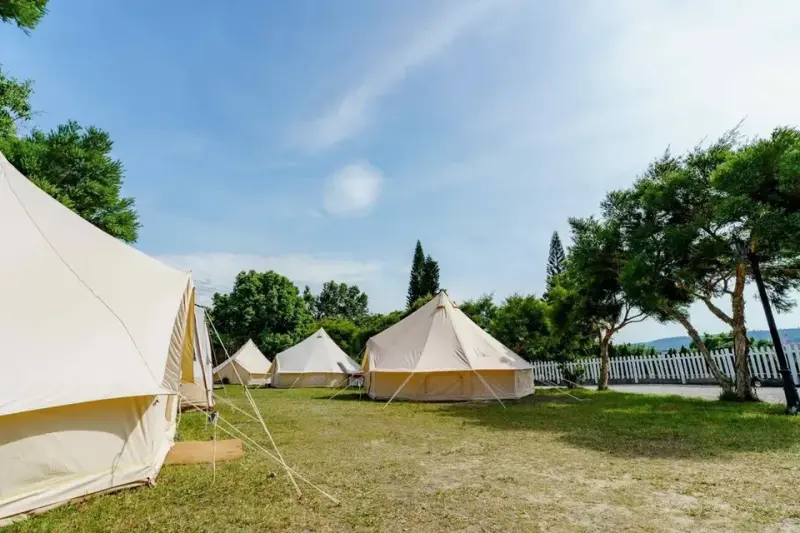 苗栗縣三義鄉【2024苗栗懶人露營清單】TOP5精選苗栗露營免搭帳！廣大草原、唯美夜景、親子遊戲區