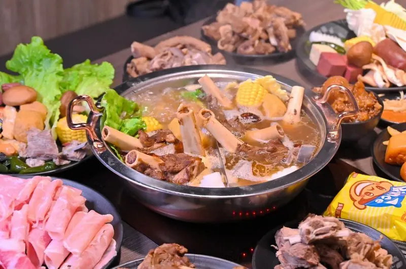 台中市南屯區台中吃到飽7種羊肉6種湯頭自助吧甜點冰品 2小時隨你吃到飽/耀武羊威羊肉爐吃到飽南屯店