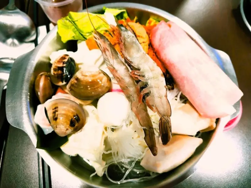 新北市板橋區[台北火鍋]板橋區新埔站「九九鍋物/平價小火鍋」超高評價又高cp的美味小火鍋/白飯醬料甜點飲料吃飽喝足/價格便宜食材用料佳/附菜單