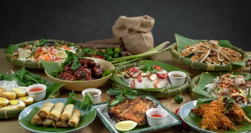 越式料理吃到飽！Sunny Buffet推出980元越菜吃到飽，再加碼「謝師專案」買10送1。