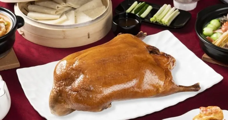 烤鴨控眼睛一亮！JR東日本大飯店台北「凱華樓 黃袍北京烤鴨」皇親國戚才吃的到，中山人再加碼指定時段85折優惠。