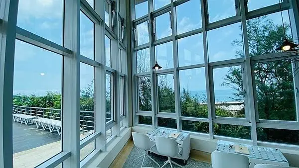  石門海景咖啡廳推薦：豹豹咖啡海邊館/ WalkerLand窩客島整理提供 未經許可不可轉載