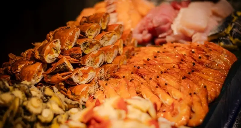 餐券下殺6.1折！台中李方艾美線上旅展「住宿券2.7折、餐券6.1折」搶先看，滿額再加碼送平日住宿券乙張。